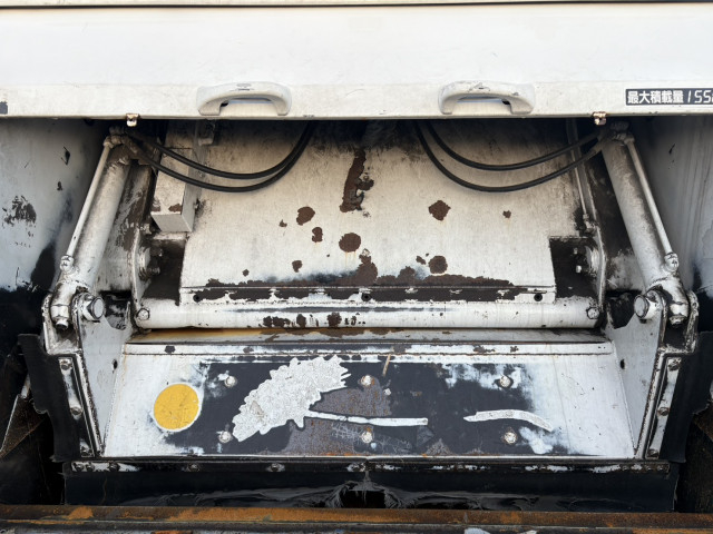 UDトラックス（日産） コンドル 中型 塵芥車（プレス式） BDG-MK36C(96264) 11枚目