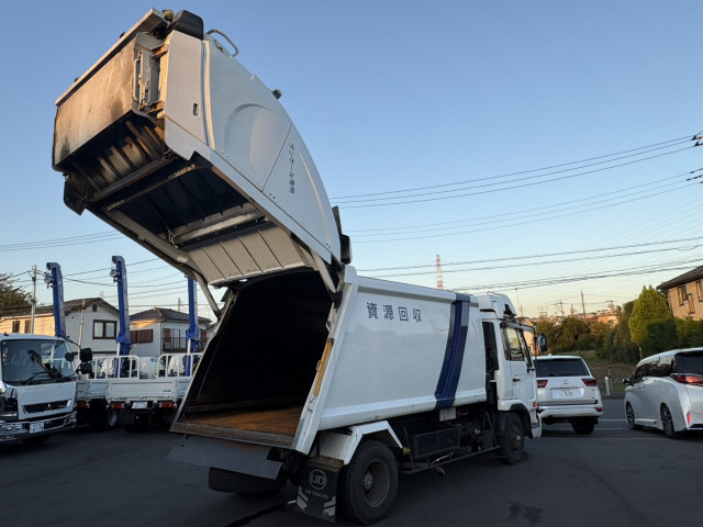 UDトラックス（日産） コンドル 中型 塵芥車（プレス式） BDG-MK36C(96264) 16枚目