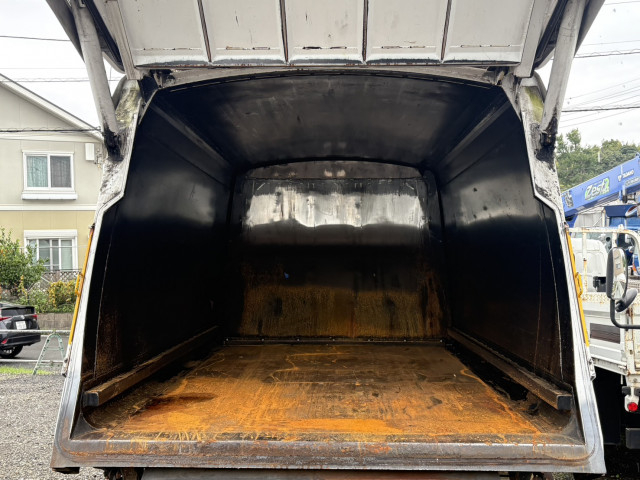 UDトラックス（日産） コンドル 中型 塵芥車（プレス式） BDG-MK36C(96264) 17枚目