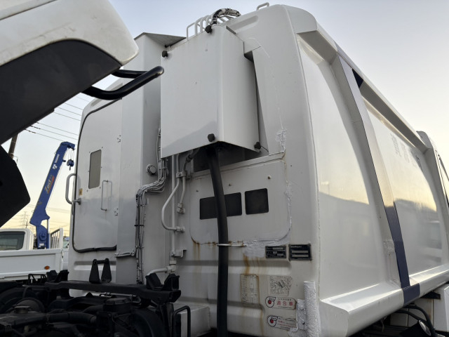 UDトラックス（日産） コンドル 中型 塵芥車（プレス式） BDG-MK36C(96264) 23枚目