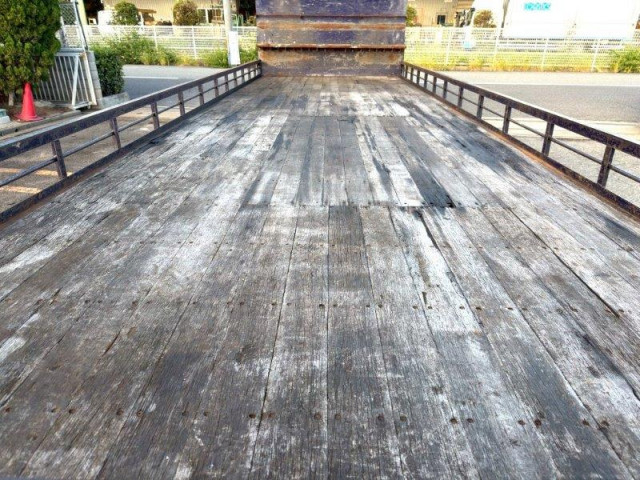 UDトラックス（日産） クオン 大型 平ボディ ADG-CX4YL(96270) 5枚目