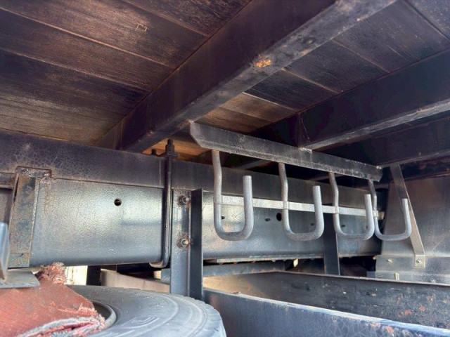 UDトラックス（日産） クオン 大型 平ボディ ADG-CX4YL(96270) 7枚目