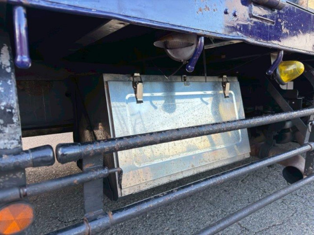 UDトラックス（日産） クオン 大型 平ボディ ADG-CX4YL(96270) 8枚目