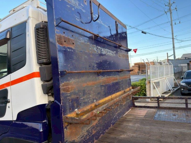 UDトラックス（日産） クオン 大型 平ボディ ADG-CX4YL(96270) 11枚目