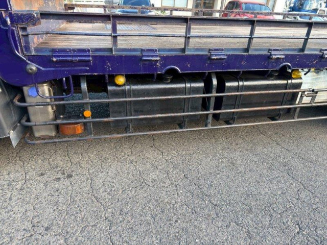 UDトラックス（日産） クオン 大型 平ボディ ADG-CX4YL(96270) 12枚目