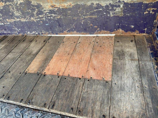 UDトラックス（日産） クオン 大型 平ボディ ADG-CX4YL(96270) 14枚目