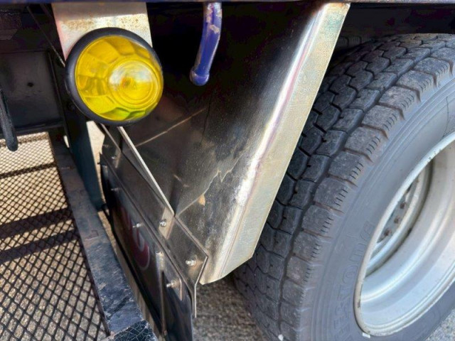 UDトラックス（日産） クオン 大型 平ボディ ADG-CX4YL(96270) 17枚目