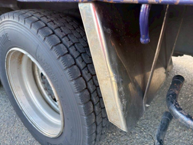 UDトラックス（日産） クオン 大型 平ボディ ADG-CX4YL(96270) 18枚目