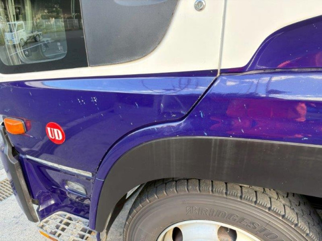 UDトラックス（日産） クオン 大型 平ボディ ADG-CX4YL(96270) 19枚目