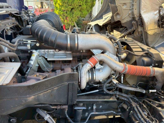 UDトラックス（日産） クオン 大型 平ボディ ADG-CX4YL(96270) 23枚目