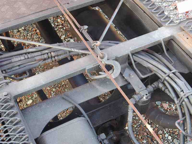 UDトラックス（日産） コンドル 中型 車載専用車 BDG-MK35C(96275) 12枚目