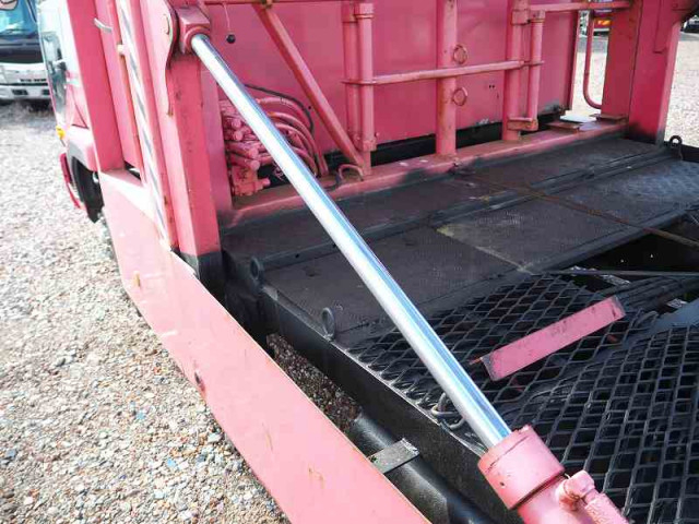 UDトラックス（日産） コンドル 中型 車載専用車 BDG-MK35C(96275) 17枚目