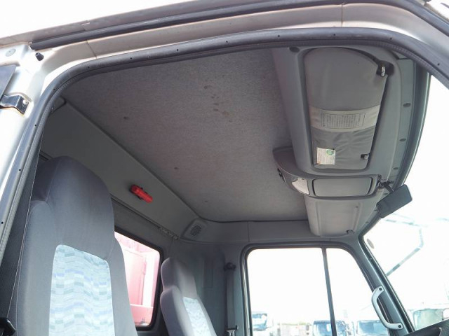 UDトラックス（日産） コンドル 中型 車載専用車 BDG-MK35C(96275) 46枚目