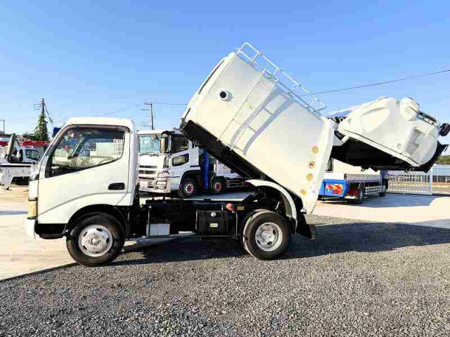 トヨタ ダイナ 小型 塵芥車（プレス式） PD-XZU304A(96286) 2枚目