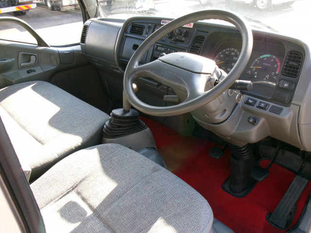 三菱ふそう キャンター 小型 平ボディ KC-FE562EV(96316) 9枚目