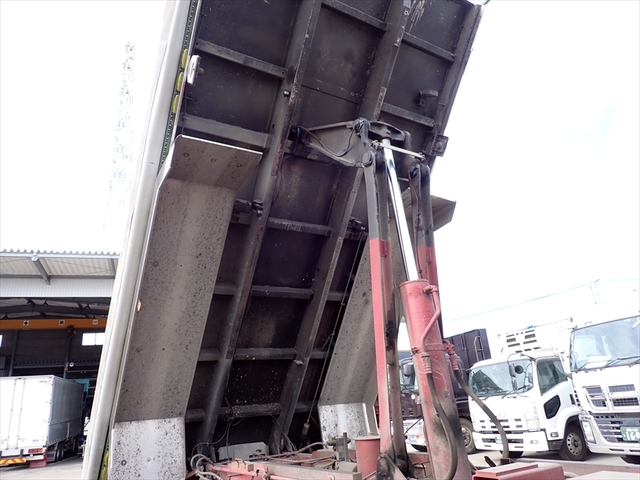 いすゞ ギガ 大型 土砂ダンプ QPG-CXZ77BT(96370) 15枚目