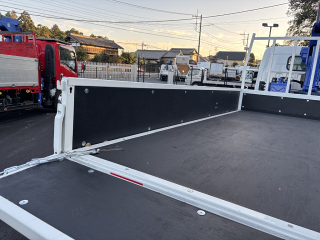 三菱ふそう キャンター 小型 クレーン付き 2PG-FEB80(96381) 10枚目