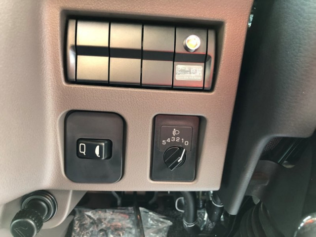 三菱ふそう キャンター 小型 クレーン付き 2PG-FEB80(96382) 9枚目