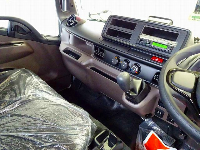 三菱ふそう キャンター 小型 平ボディ 2RG-FBAV0(96383) 9枚目