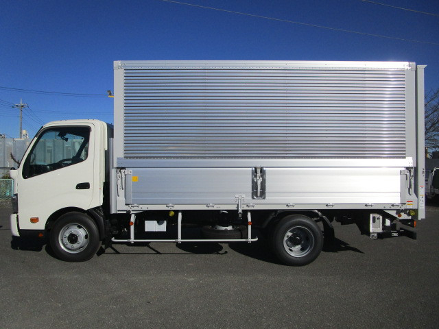 日野 デュトロ 小型 アルミウィング 2KG-XZU710M(96389) 4枚目