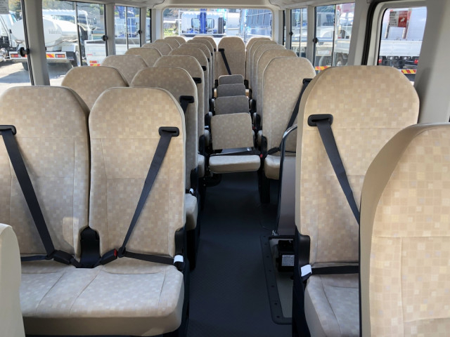 トヨタ コースター 小型 バス 2KG-GDB70(96390) 18枚目