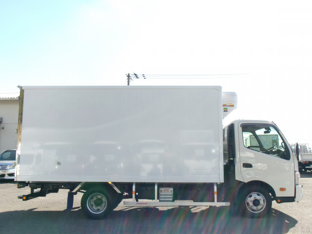 日野 デュトロ 小型 冷凍冷蔵バン 2KG-XZU712M(96392) 8枚目