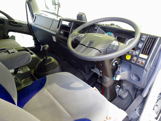 いすゞ フォワード 増トン アルミウィング 2RG-FTR90V2(96395) 5枚目