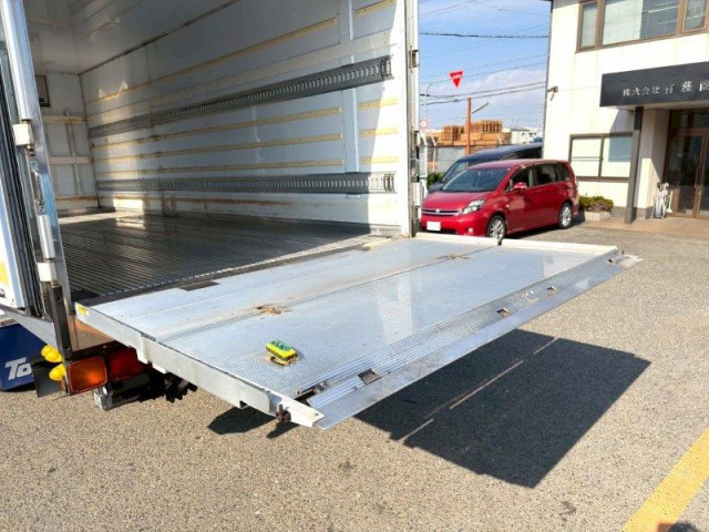 三菱ふそう ファイター 増トン 冷凍冷蔵バン 2KG-FK65FY(96397) 5枚目