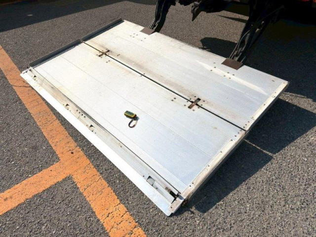 三菱ふそう ファイター 増トン 冷凍冷蔵バン 2KG-FK65FY(96397) 6枚目