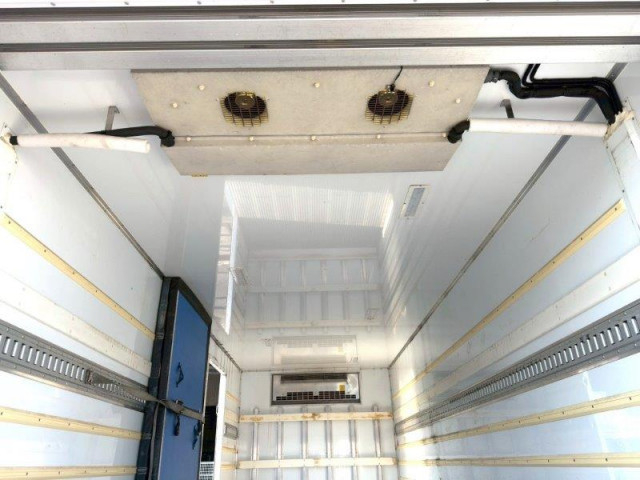 三菱ふそう ファイター 増トン 冷凍冷蔵バン 2KG-FK65FY(96397) 9枚目