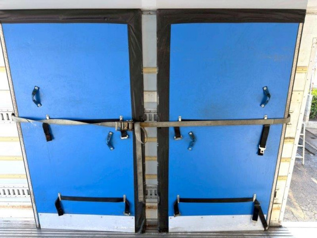 三菱ふそう ファイター 増トン 冷凍冷蔵バン 2KG-FK65FY(96397) 12枚目