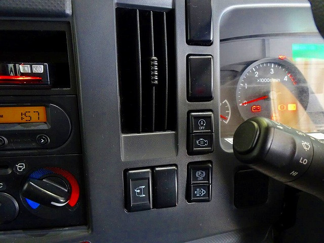 いすゞ エルフ 小型 アルミバン 2RG-NPS88AN(96402) 11枚目