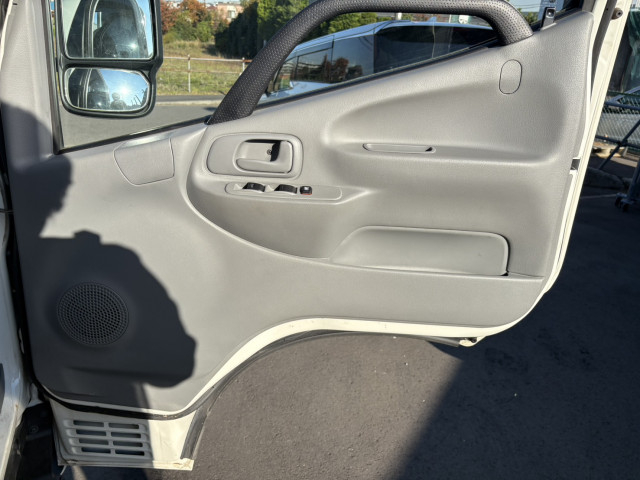 日野 デュトロ 小型 平ボディ 2RG-XZU605M(96405) 27枚目