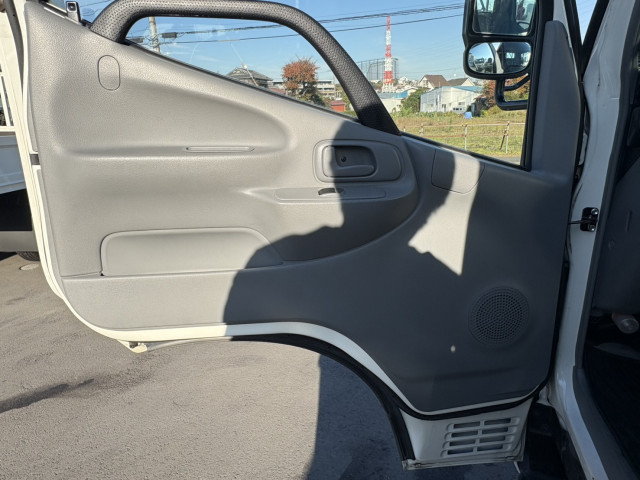 日野 デュトロ 小型 平ボディ 2RG-XZU605M(96405) 28枚目