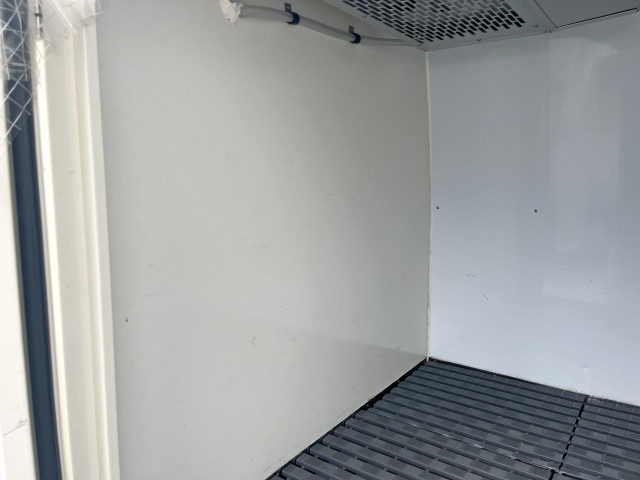 日産自動車 キャラバン 小型 冷凍冷蔵バン CBF-VR2E26(96407) 16枚目