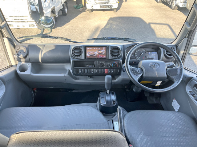 トヨタ ダイナ 小型 Wキャブ 2RG-XZU605(96465) 13枚目