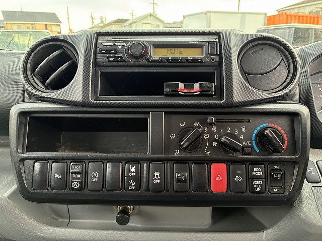 日野 デュトロ 小型 平ボディ 2RG-XZU605M(96464) 35枚目