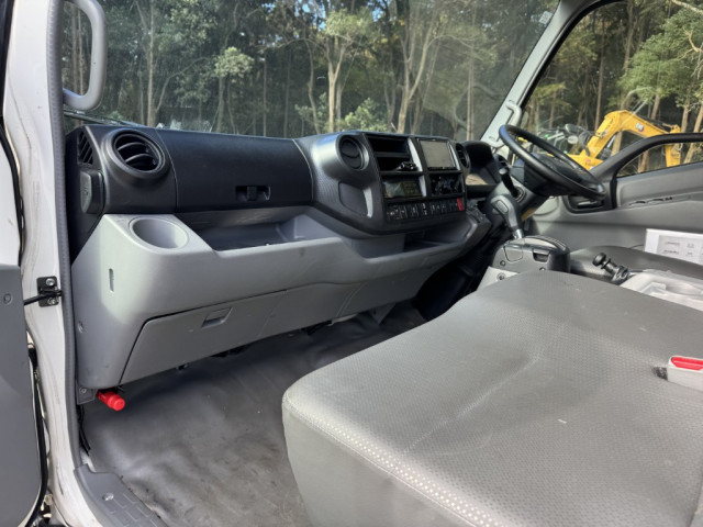 トヨタ ダイナ 小型 冷凍冷蔵バン 2RG-XZU710(96466) 32枚目