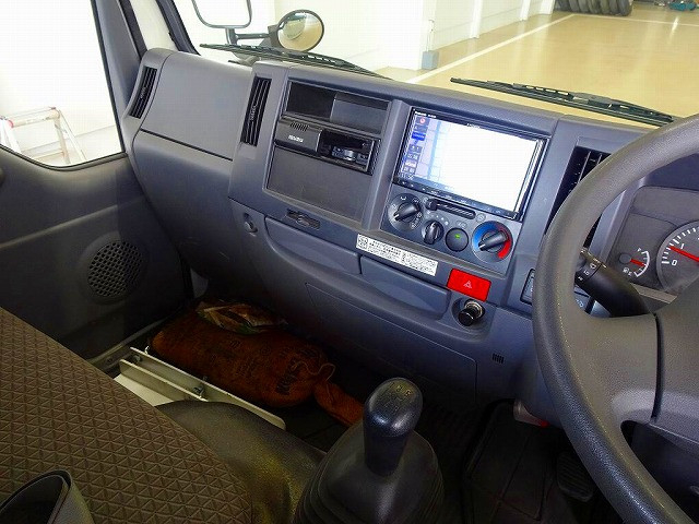 いすゞ エルフ 小型 平ボディ TRG-NHR85A(96471) 9枚目