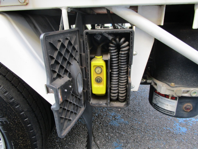 日産自動車 アトラス 小型 平ボディ CBF-SQ2F24(96472) 24枚目