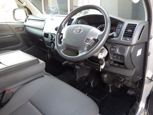 トヨタ ハイエース 小型 ライトバン CBF-TRH200K(96473) 7枚目