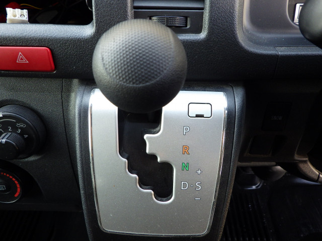 トヨタ ハイエース 小型 ライトバン CBF-TRH200K(96473) 12枚目