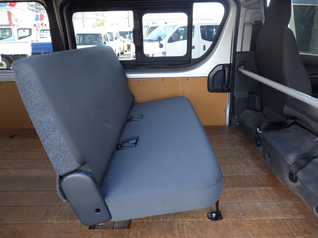 トヨタ ハイエース 小型 ライトバン CBF-TRH200K(96473) 19枚目