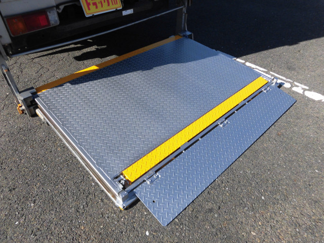 トヨタ ダイナ 小型 アルミバン TPG-XZU605(96474) 16枚目