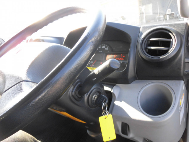 トヨタ ダイナ 小型 アルミバン TPG-XZU605(96474) 30枚目