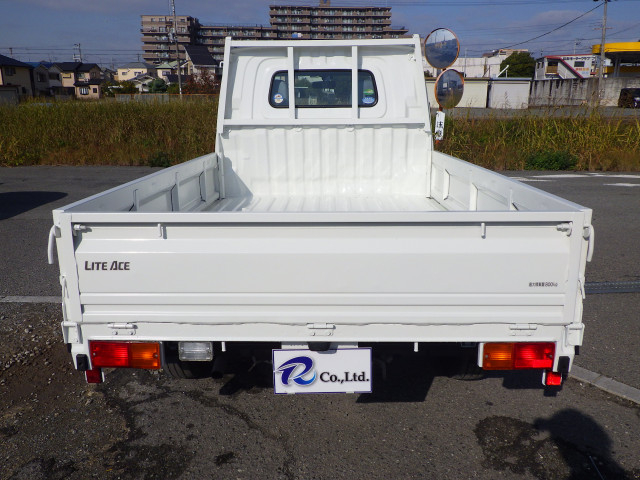 トヨタ ライトエース 小型 平ボディ DBF-S402U(96477) 5枚目