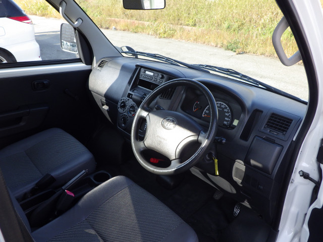 トヨタ ライトエース 小型 平ボディ DBF-S402U(96477) 6枚目