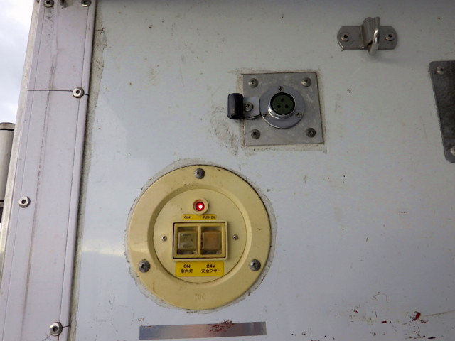 いすゞ フォワード 中型 冷凍冷蔵バン 2PG-FRR90S2(96482) 9枚目