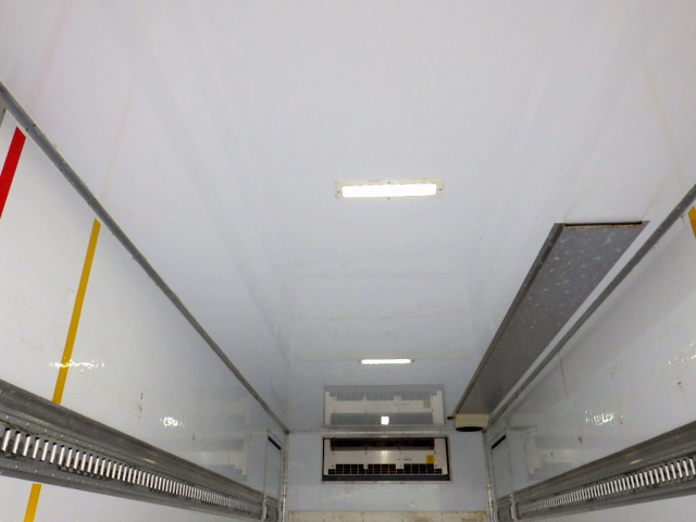 いすゞ フォワード 中型 冷凍冷蔵バン 2PG-FRR90S2(96482) 15枚目