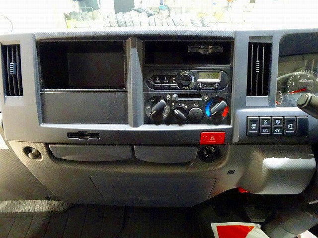 いすゞ エルフ 小型 平ボディ TRG-NJR85A(96496) 10枚目